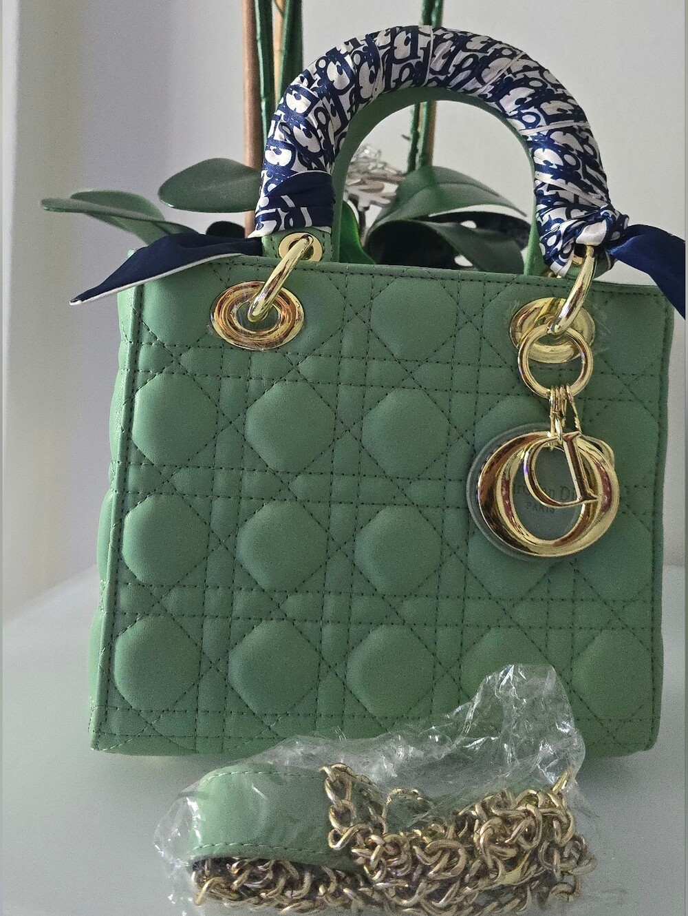 COPY - Lady dior like, not auth. style small 20 cm bag w log, not designer